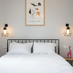 Cute In 부쿠레슈티